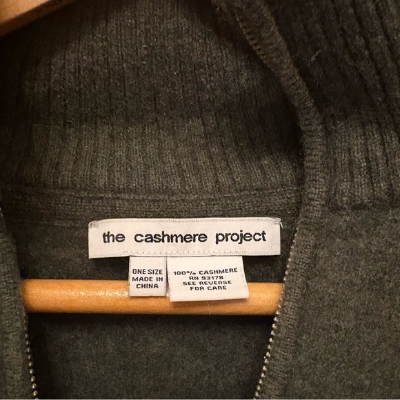 The Cashmere Project Front Zip Poncho Forest Green, One Size Fits All - Picture 4 of 15